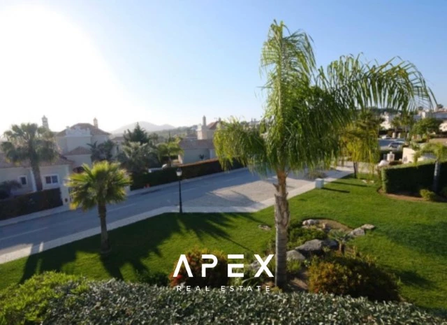 Four Bedroom Townhouse \ landscaped garden \ private pool \ Gated community