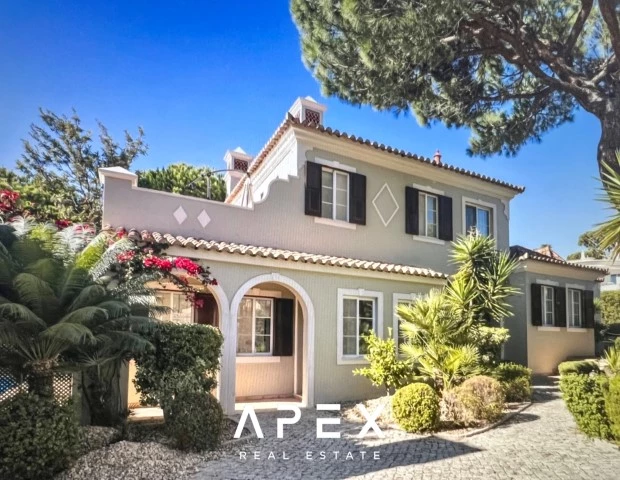 5 Bedroom villa in Quinta do Lago Modern Algarve Villa
