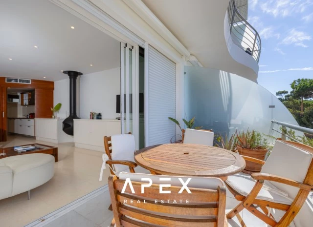 Two Bedroom Apartment with Hot Tub on the Roof | 200m walking distance to the beach