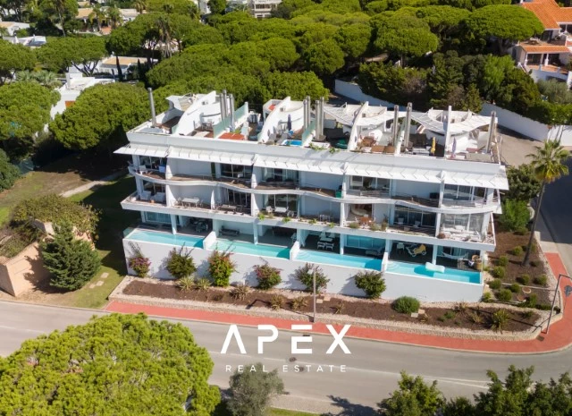 Two Bedroom Apartment with Hot Tub on the Roof | 200m walking distance to the beach