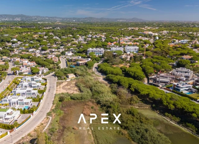 Two Bedroom Apartment with Hot Tub on the Roof | 200m walking distance to the beach