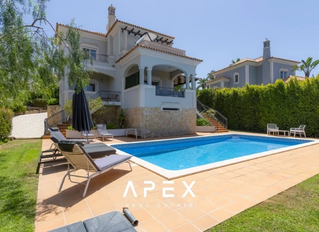 Luxurious Five -Bedroom Villa with Private Garden and Pool in The Crest Development,