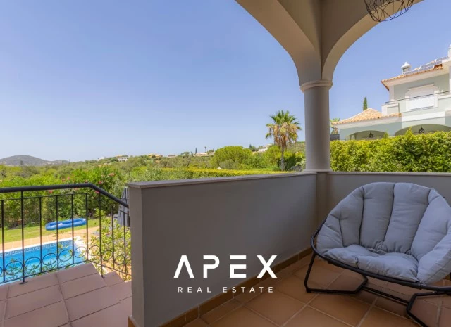 Luxurious Five -Bedroom Villa with Private Garden and Pool in The Crest Development,