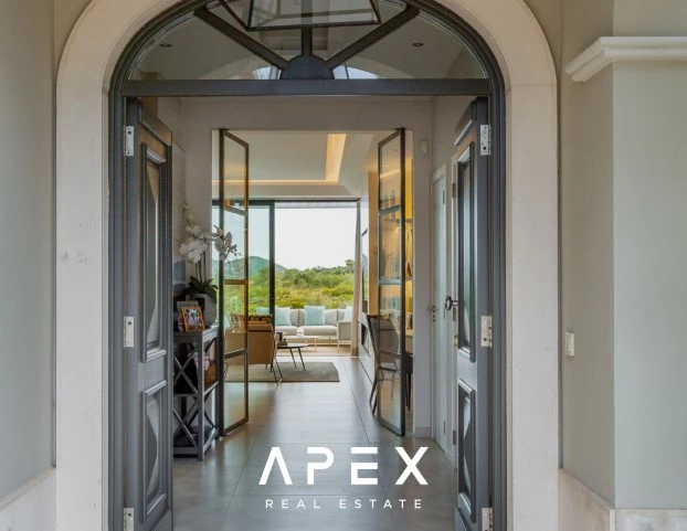 Five bedroom Villa with pool and stunning nature views to the sea