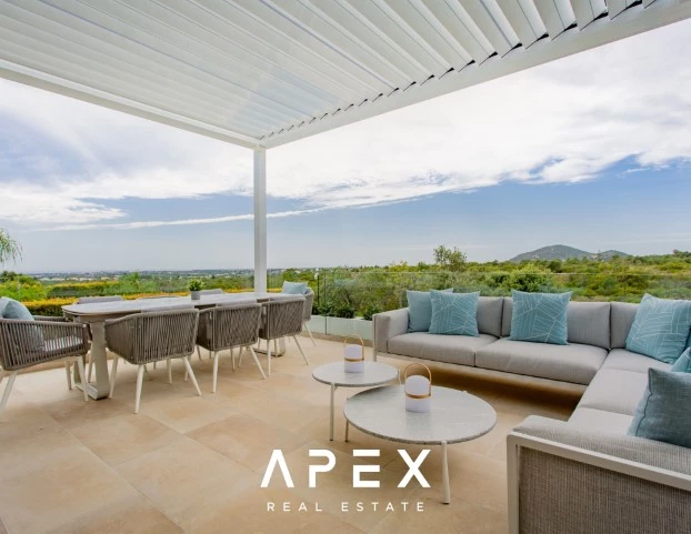 Five bedroom Villa with pool and stunning nature views to the sea