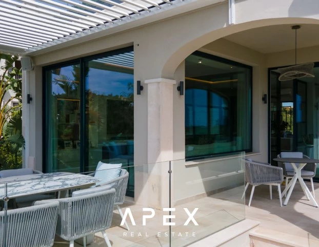 Five bedroom Villa with pool and stunning nature views to the sea