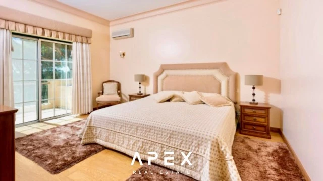 Quinta Do Lago | Atlantico | 12 Month Long Term Rental | Four bedroom luxury villa with tennis court, sauna and infinity pool