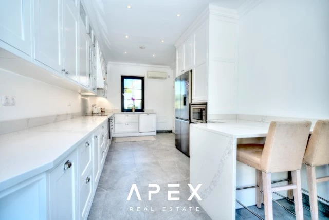 Luxurious 4 Bedroom Villa in Close Proximity to Quinta Do Lago