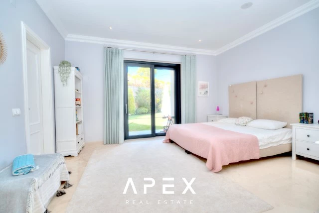 Luxurious 4 Bedroom Villa in Close Proximity to Quinta Do Lago