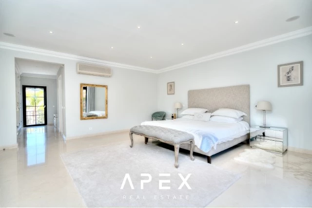 Luxurious 4 Bedroom Villa in Close Proximity to Quinta Do Lago