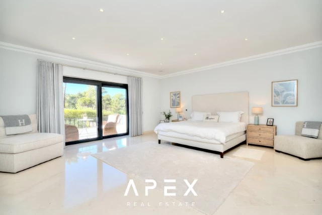 Luxurious 4 Bedroom Villa in Close Proximity to Quinta Do Lago
