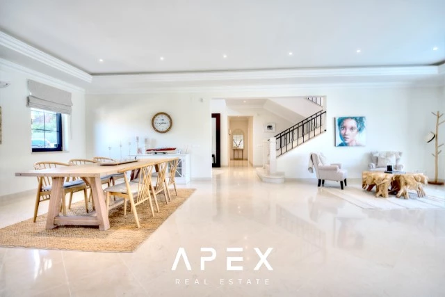 Luxurious 4 Bedroom Villa in Close Proximity to Quinta Do Lago
