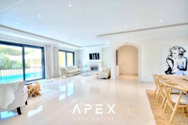 Luxurious 4 Bedroom Villa in Close Proximity to Quinta Do Lago