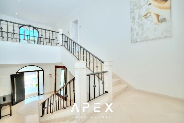 Luxurious 4 Bedroom Villa in Close Proximity to Quinta Do Lago
