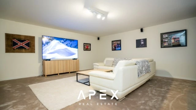 Luxurious 4 Bedroom Villa in Close Proximity to Quinta Do Lago
