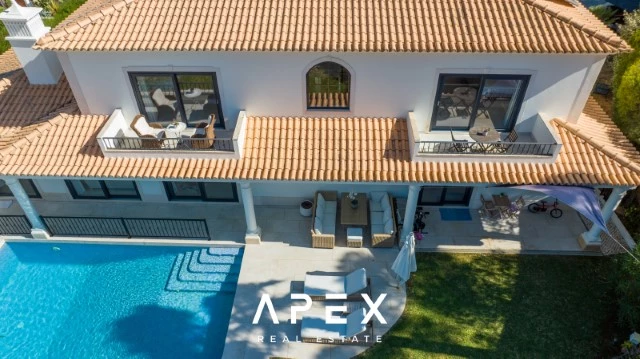 Luxurious 4 Bedroom Villa in Close Proximity to Quinta Do Lago