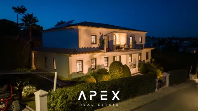 Luxurious 4 Bedroom Villa in Close Proximity to Quinta Do Lago