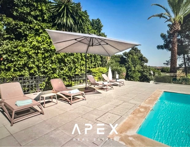 8 Bedroom Villa in Quinta do Lago Modern Villa
