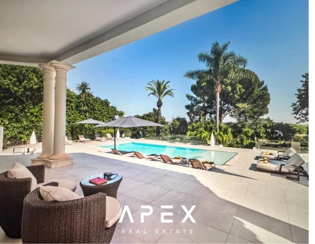 8 Bedroom Villa in Quinta do Lago Modern Villa