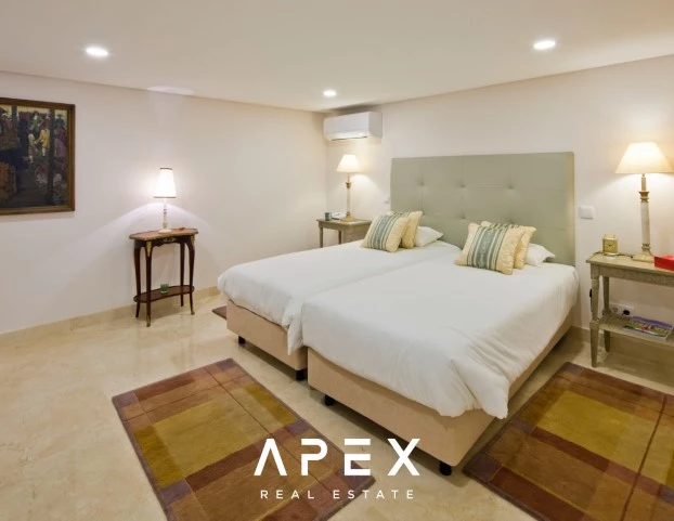 6 Bedroom Villa with Jacuzzi, Pool & Turkish Bath