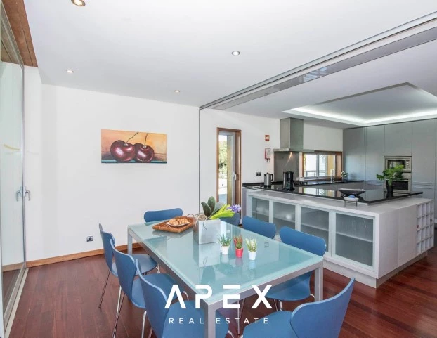 Luxurious 5 Bedroom Villa in Vilamoura | Secluded Retreat with Expansive Pool
/Apex 31