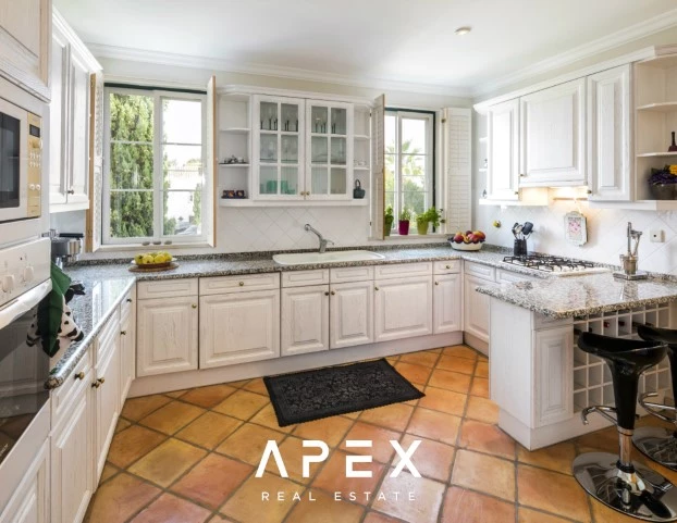 Modern 2 Bedroom Apartment | in Pinheiros Altos | Communal Pool