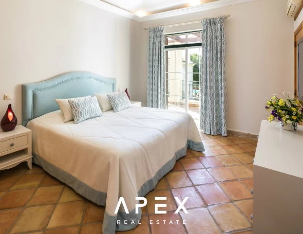 Modern 2 Bedroom Apartment | in Pinheiros Altos | Communal Pool