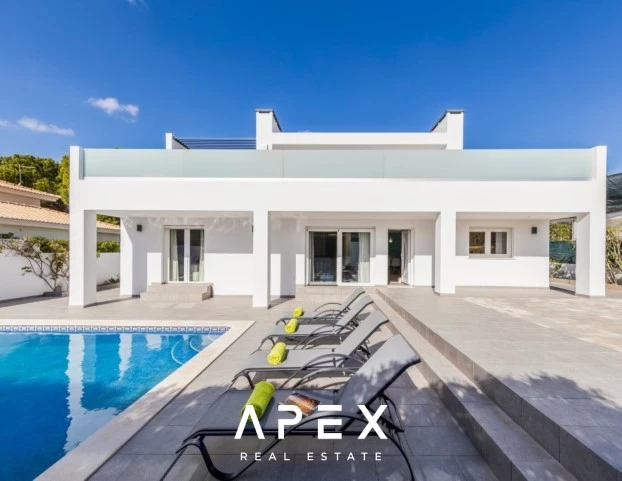 4 Bedroom Luxury Villa | Vale Do Garrao | With Private Pool