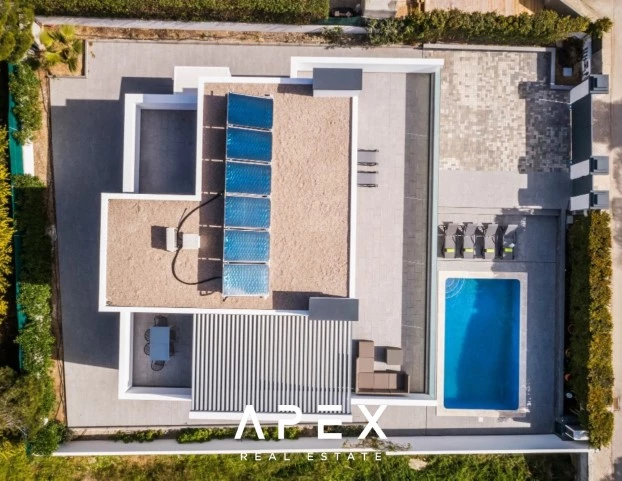 4 Bedroom Luxury Villa | Vale Do Garrao | With Private Pool