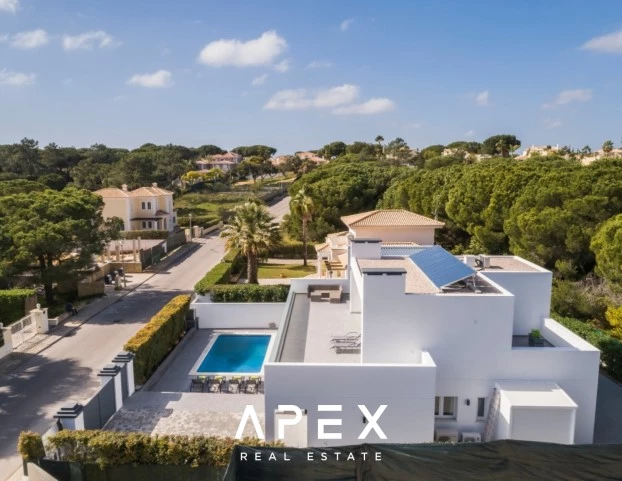 4 Bedroom Luxury Villa | Vale Do Garrao | With Private Pool