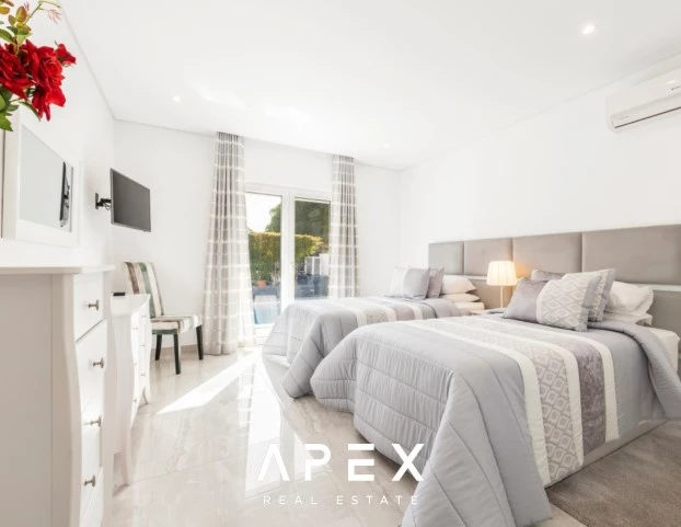 4 Bedroom Luxury Villa | Vale Do Garrao | With Private Pool
