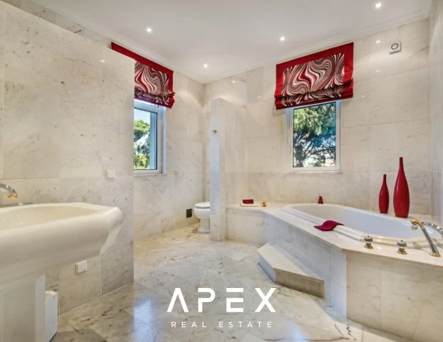 5 Bedroom Villa | in Quinta do Lago | With Private Pool and Terrace Space