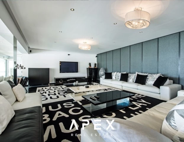 8 Bedroom Luxury Villa | Olhos D'Agua | With Infinity Pool & Sea Views