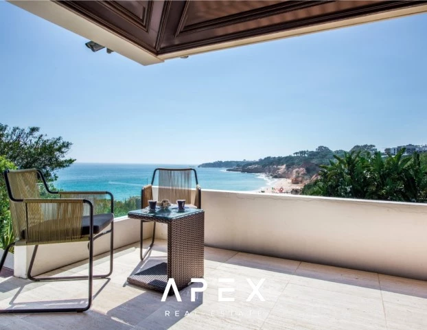 8 Bedroom Luxury Villa | Olhos D'Agua | With Infinity Pool & Sea Views