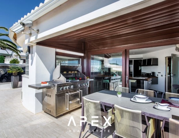 8 Bedroom Luxury Villa | Olhos D'Agua | With Infinity Pool & Sea Views