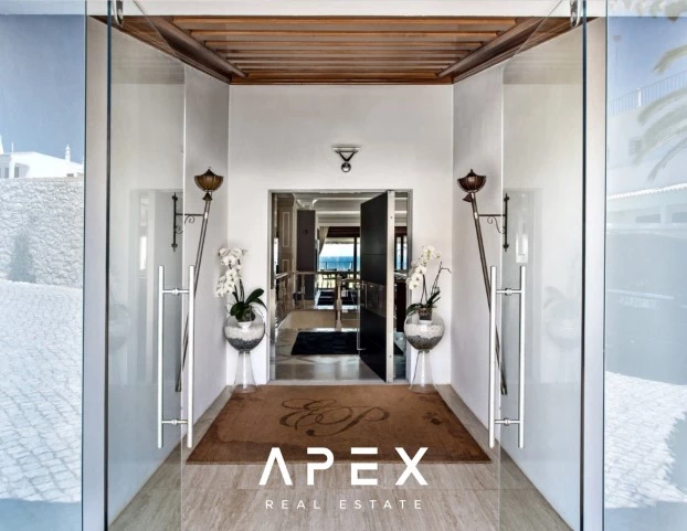 8 Bedroom Luxury Villa | Olhos D'Agua | With Infinity Pool & Sea Views