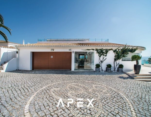 8 Bedroom Luxury Villa | Olhos D'Agua | With Infinity Pool & Sea Views