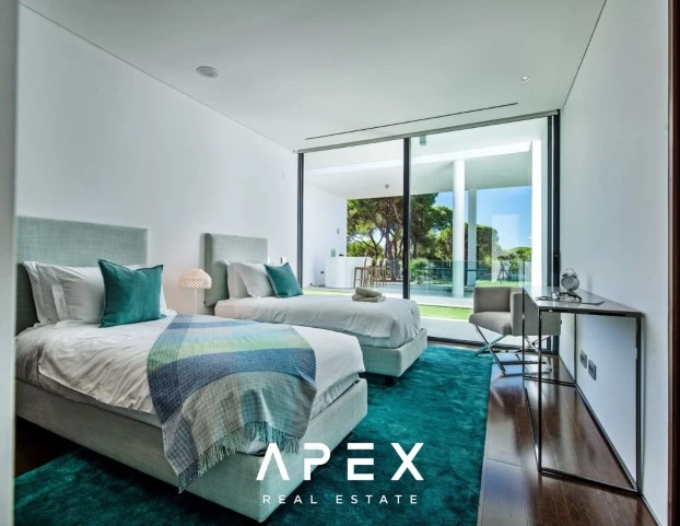 Luxury 6 Bedroom Villa | Vilamoura | With Infinity Pool Close To The Beach