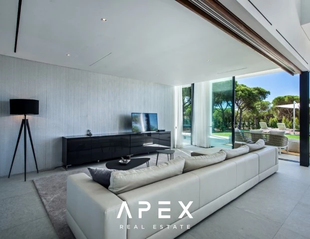 Luxury 6 Bedroom Villa | Vilamoura | With Infinity Pool Close To The Beach
