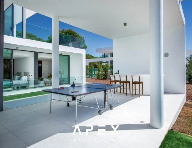 Luxury 6 Bedroom Villa | Vilamoura | With Infinity Pool Close To The Beach