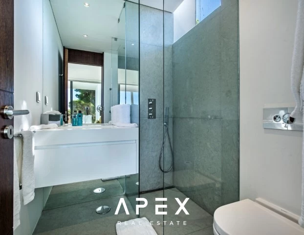 Luxury 6 Bedroom Villa | Vilamoura | With Infinity Pool Close To The Beach