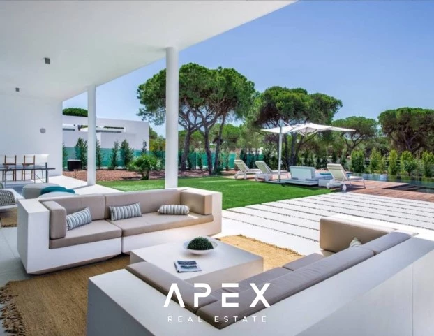 Luxury 6 Bedroom Villa | Vilamoura | With Infinity Pool Close To The Beach