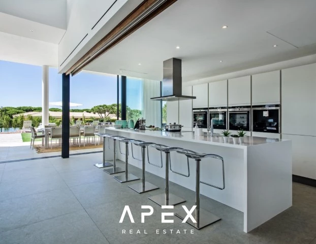 Luxury 6 Bedroom Villa | Vilamoura | With Infinity Pool Close To The Beach
