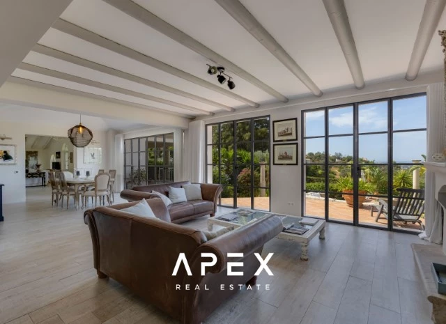 Exclusive Long Term Rental | Superb 5 bedroom, 5 bathroom Boutique Villa