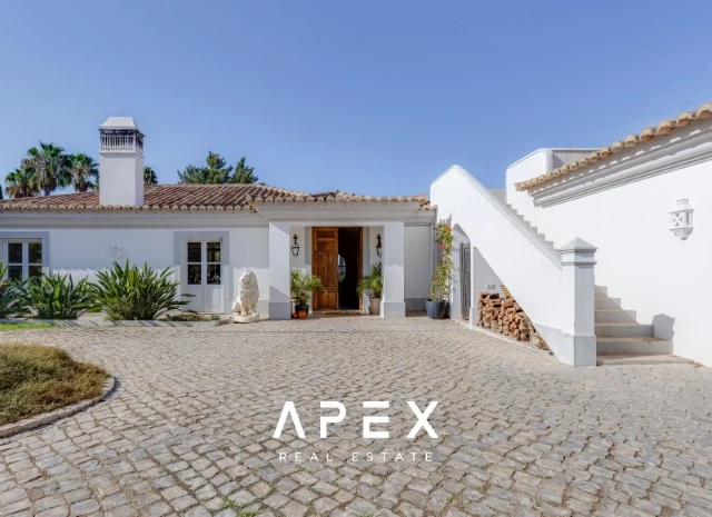 Exclusive Long Term Rental | Superb 5 bedroom, 5 bathroom Boutique Villa