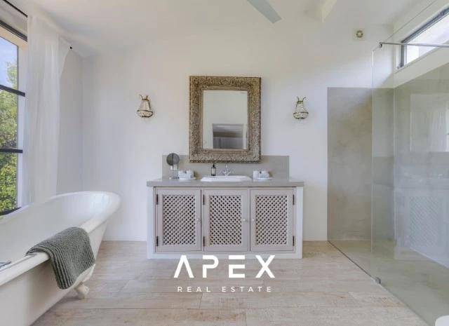 Exclusive Long Term Rental | Superb 5 bedroom, 5 bathroom Boutique Villa