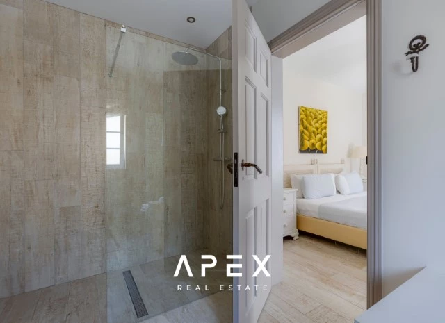 Exclusive Long Term Rental | Superb 5 bedroom, 5 bathroom Boutique Villa