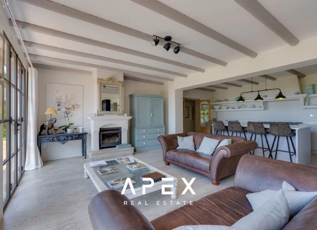 Exclusive Long Term Rental | Superb 5 bedroom, 5 bathroom Boutique Villa