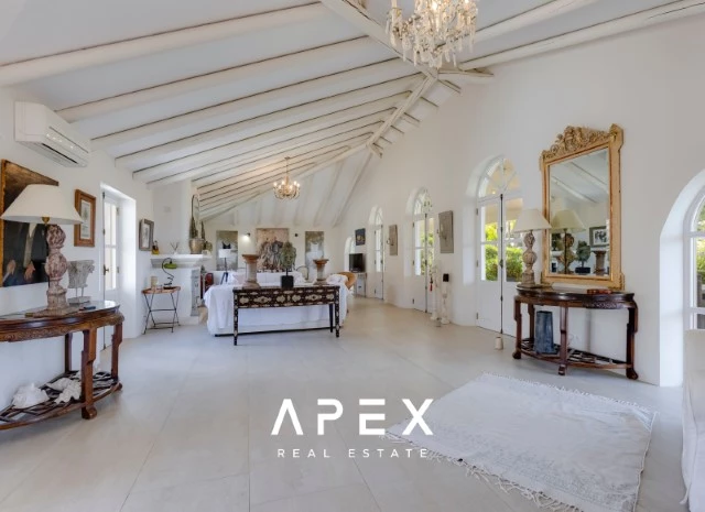 Exclusive Long Term Rental | Superb 5 bedroom, 5 bathroom Boutique Villa