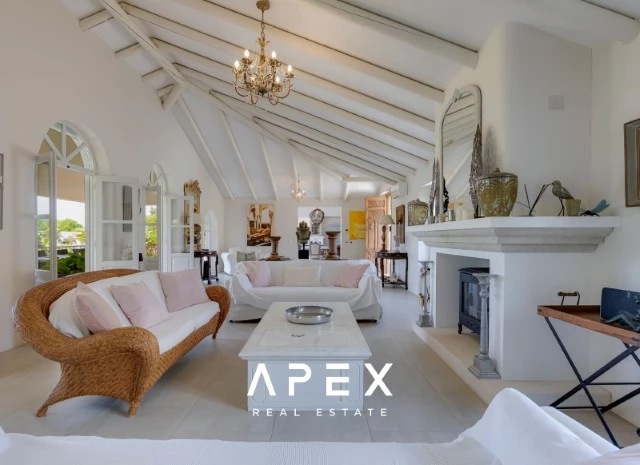 Exclusive Long Term Rental | Superb 5 bedroom, 5 bathroom Boutique Villa